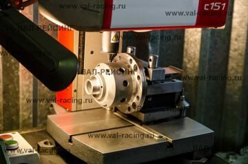 Блока или вал рейсинг на ниву. markir. Блока или вал рейсинг на ниву фото. Блока или вал рейсинг на ниву-markir. картинка Блока или вал рейсинг на ниву. картинка markir. Межколёсные блокировки — вещь на серьезном бездорожье необходимая, позволяющая серьёзно увеличить проходимость авто. На современных авто блокировки имитируются электронными системами-помощниками, но у нас авто не современное. Да и механические блокировки однозначно лучше их электронных заменителей.